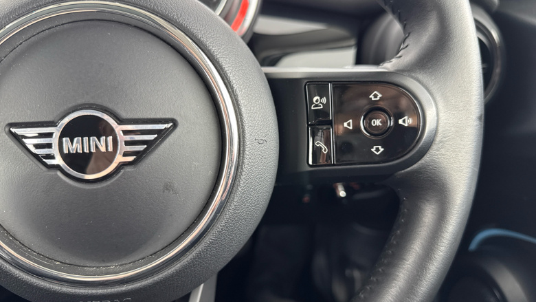 MINI Hatchback 1.5 Cooper Classic 5dr Auto Petrol Hatchback